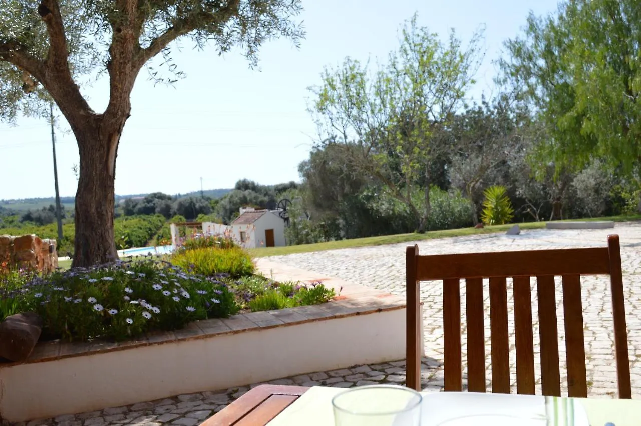 *** Alojamento de Acomodação e Pequeno-almoço Quinta Da Mesquita Acomodação com café da manhã Pêra Portugal